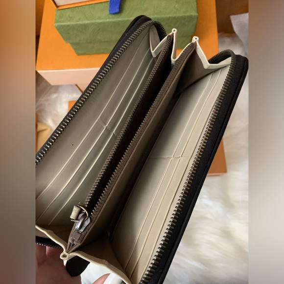 Sale❌❌❌❌Bottega Veneta Intrecciato Zip Around Long Wallet 🖤🖤🖤 - Picture 13 of 16